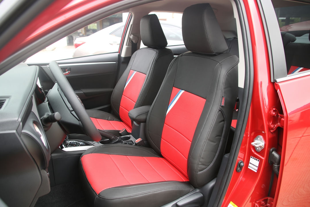 toyota corolla ekr custom seat covers Inclined rod black and red leather 2