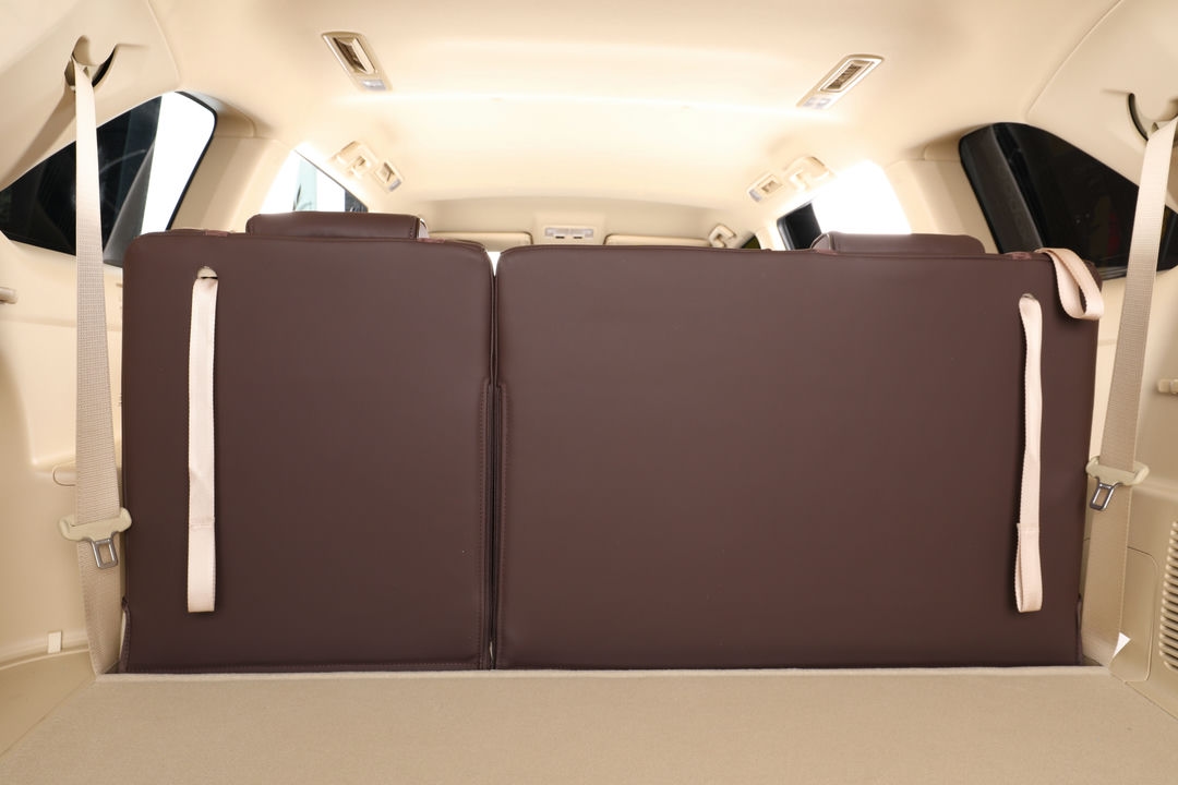 toyota highlander ekr fm63 brown leather and suedette with middle pineapple pattern with edge piping 8